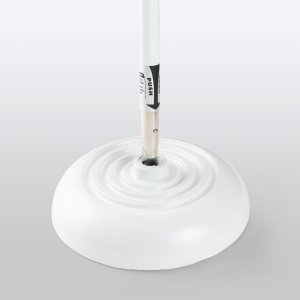 Quarter-Turn Round-Base Mic Stand